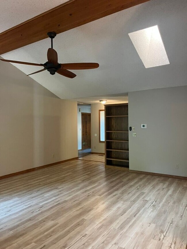 Building Photo - 1 Curry Ln