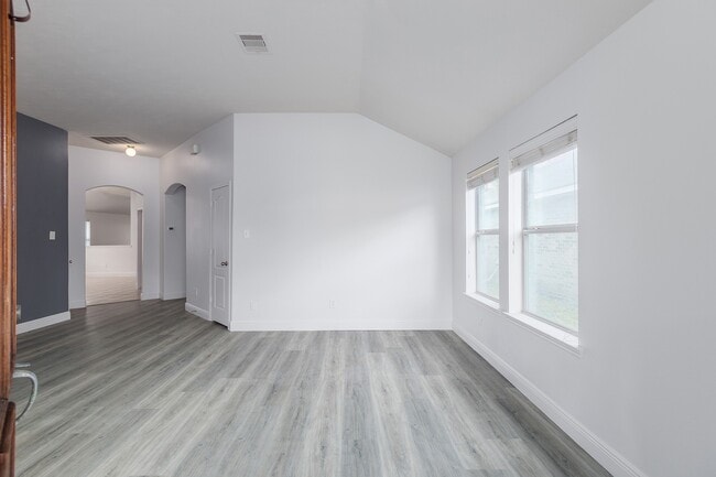 Building Photo - 21565 Duke Alexander Dr