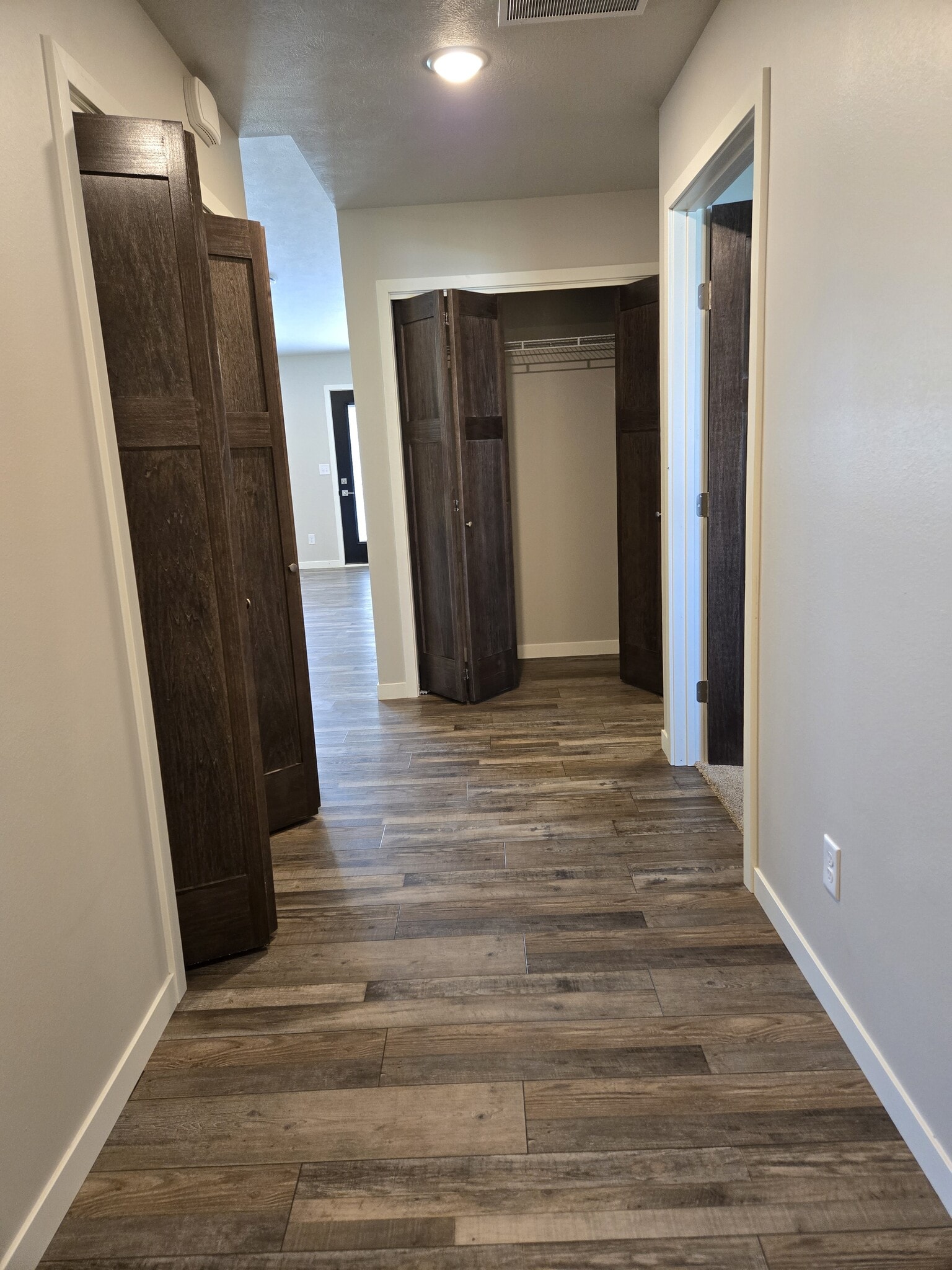 Building Photo - 1407 W 20th Ave