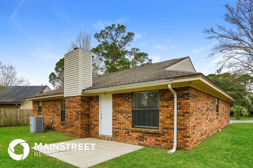 Building Photo - 5282 Buggy Whip Dr N