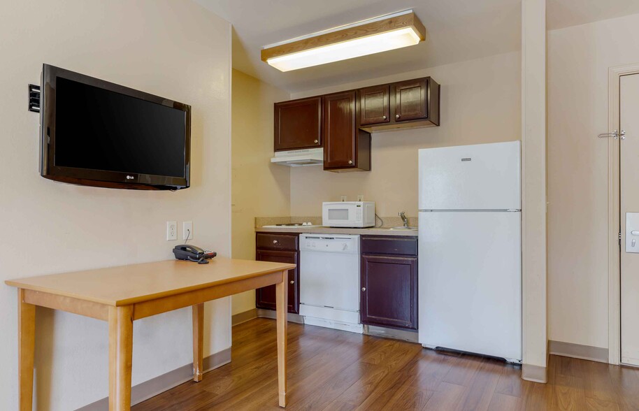 Building Photo - Furnished Studio-Dallas - Plano