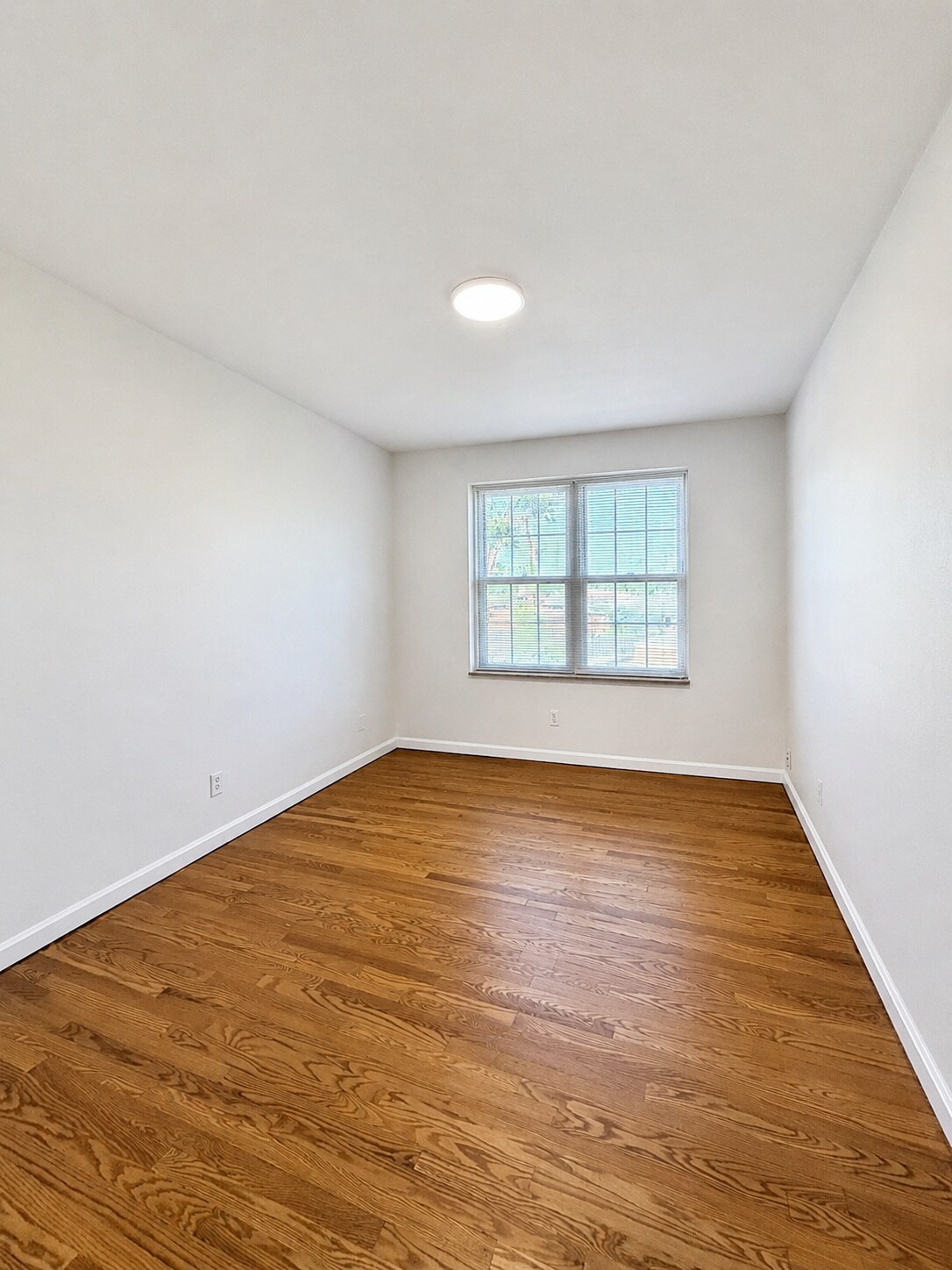 Building Photo - 6930 Jamieson Ave