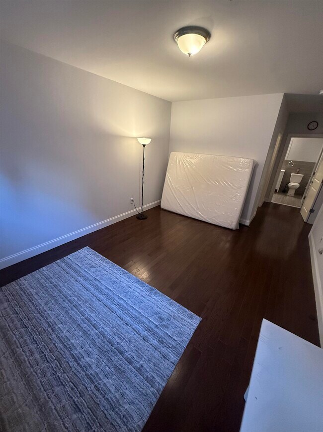 Building Photo - 90 Clinton Ave