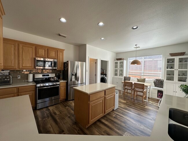 Building Photo - 3724 Pine Needle Cir
