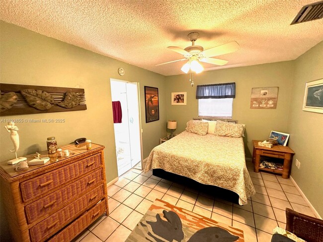 Building Photo - 410 Mahogany Ave