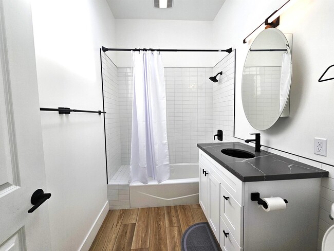 Building Photo - 2711 W 60th St