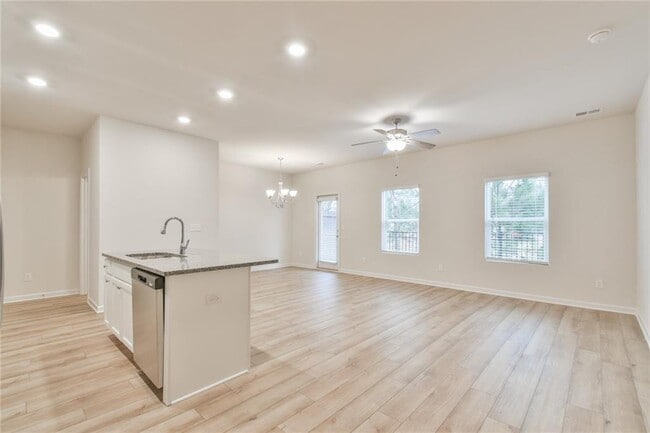 Building Photo - 4541 Bishops Ln