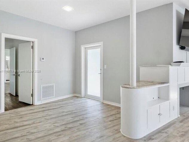 Building Photo - 900 88th St