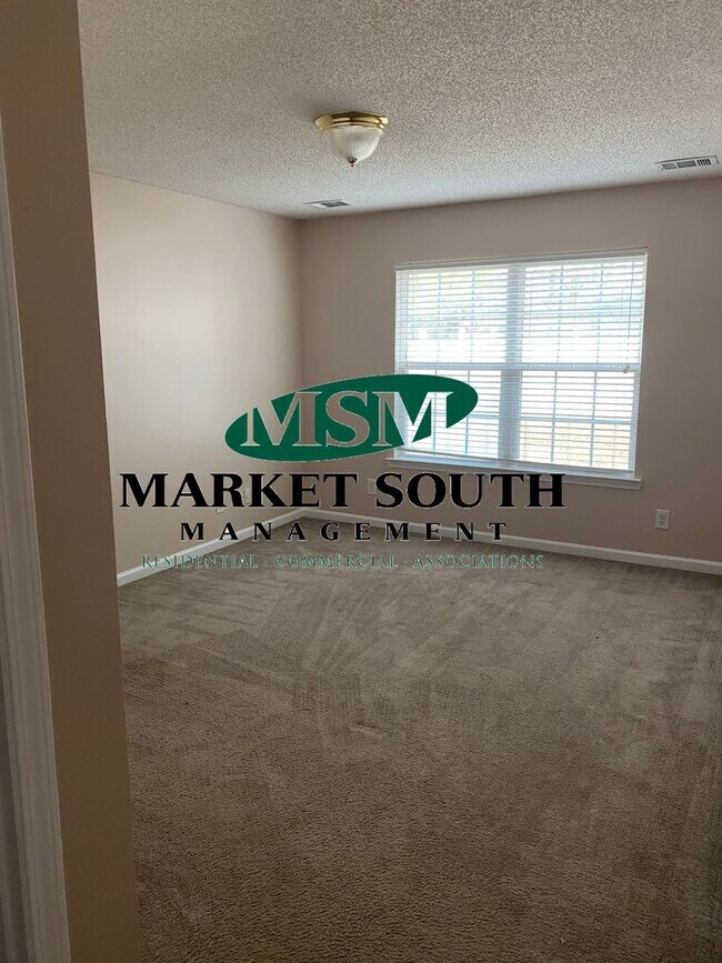 Building Photo - **APPLICATION PENDING!!**  BENTON BLVD BEAUTY -- ARBOR VILLAGE