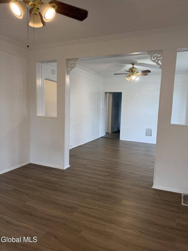 Building Photo - 26 Kinloch Ave