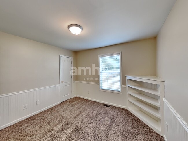 Building Photo - 47 Brookview Ln