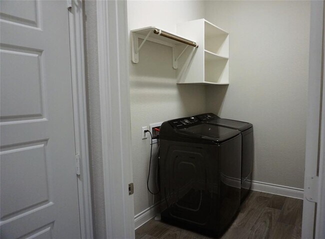 Building Photo - 113 Palio Pl