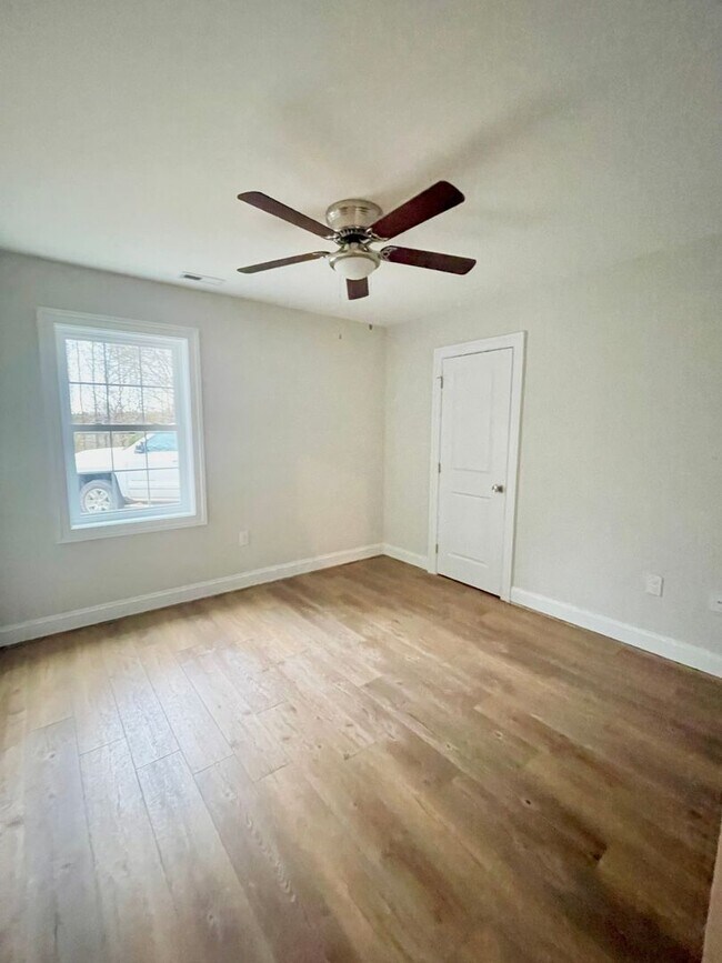 Building Photo - The Home You’ve Been Searching For!