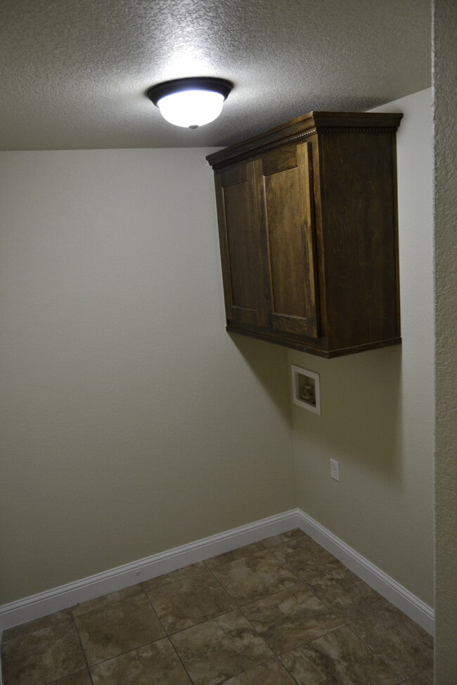 Building Photo - 1700 Been Rd