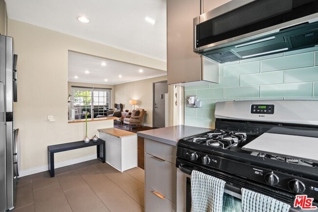 Building Photo - 1317 Stanford St