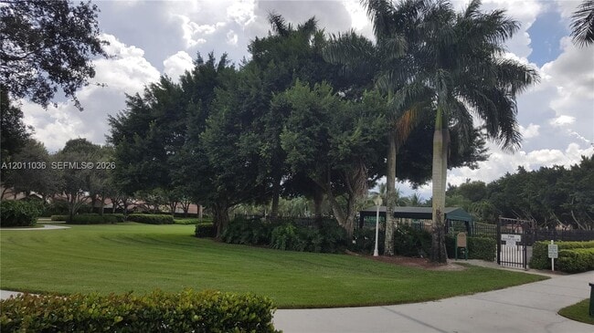 Building Photo - 897 Briar Ridge Rd