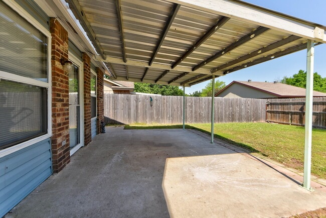 Building Photo - 905 Hawks Nest Dr