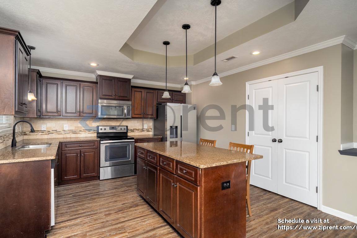 Building Photo - 819 Watermark Dr