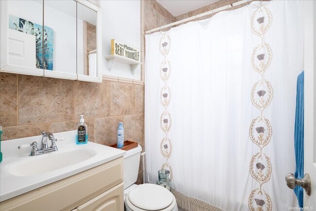 Building Photo - 130 Taft Ave