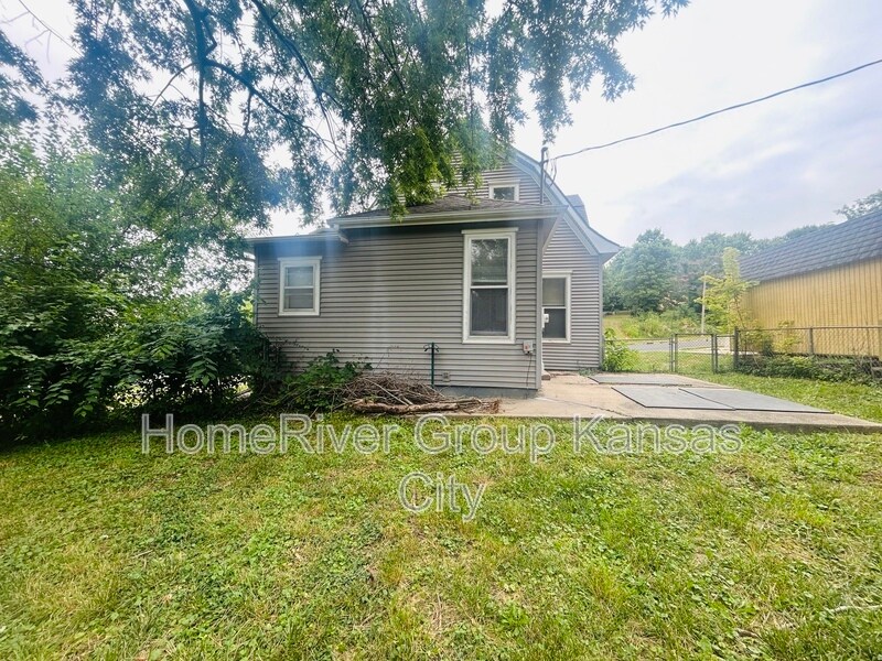 Building Photo - 1710 5th Ave