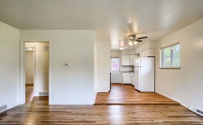 Building Photo - Prentice