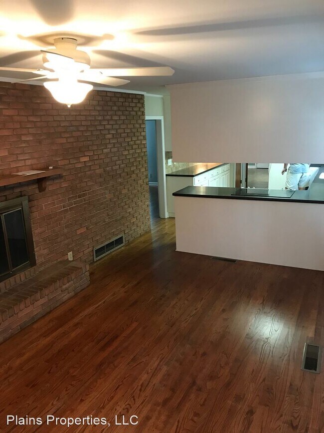 Building Photo - 4 br, 3.5 bath House - 505 N. Cary Drive