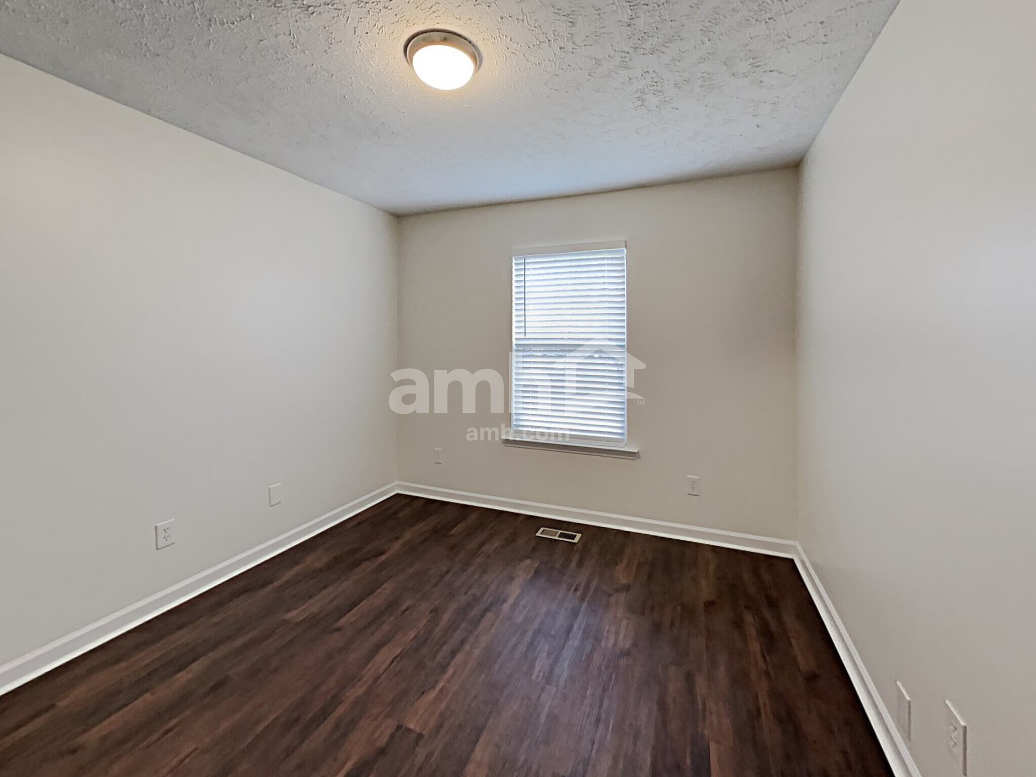 Building Photo - 2219 Brick Way