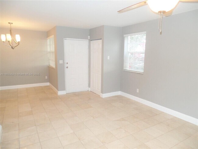 Building Photo - 2881 N Oakland Forest Dr