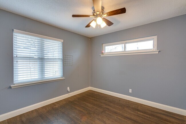Building Photo - 9621 Rustown Dr
