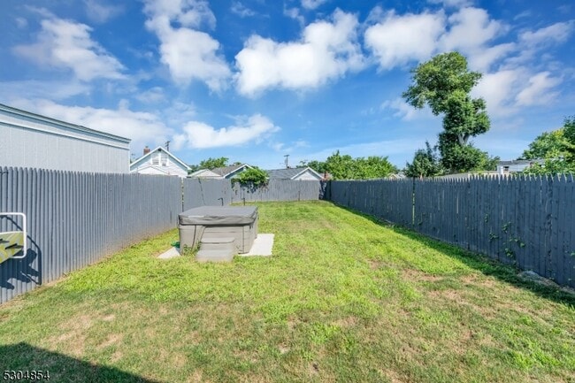 Building Photo - 438 Brookside Ave