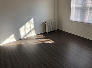Building Photo - 1 bedroom in Chicago IL 60626