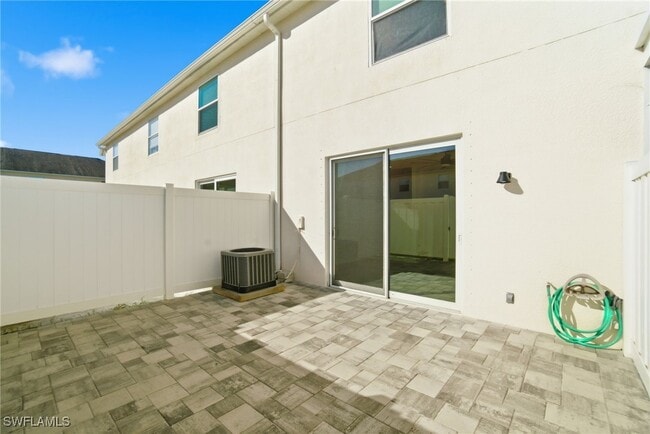 Building Photo - 3009 Palmetto Oak Dr