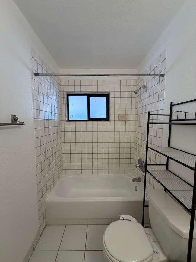 Building Photo - 3 Bedroom 2 Bathroom House on Corner Lot with 2 Car Garage Locate din Irwin Estates