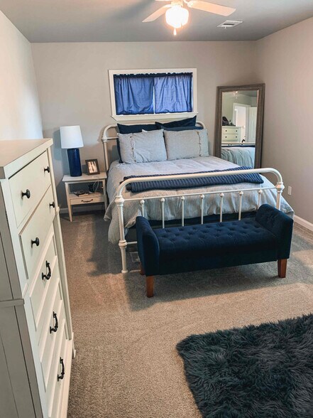 Building Photo - 110 N Bell St