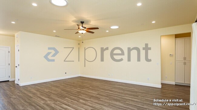 Building Photo - 1313 Crestview Ct