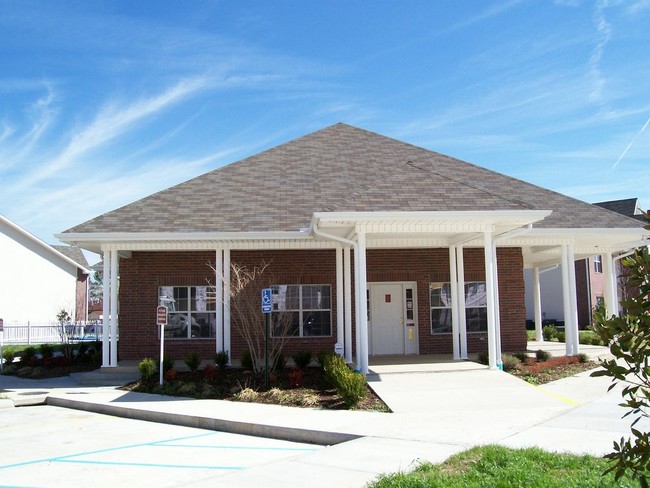 Building Photo - The Ridge at West Memphis