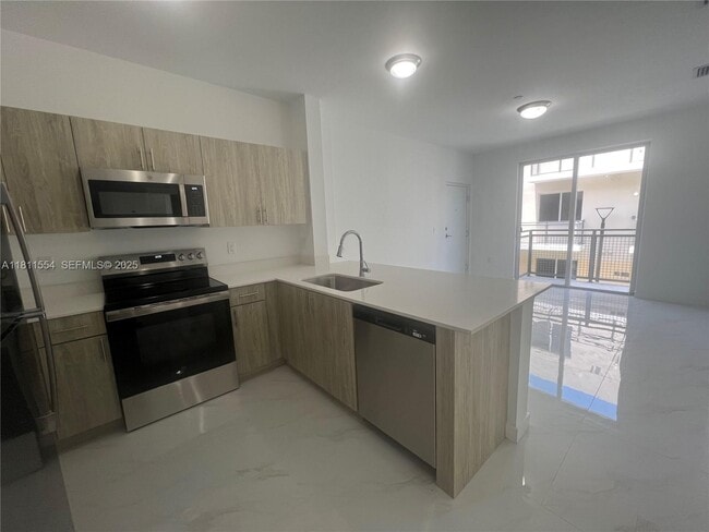 Building Photo - 1010 SW 69th Ave