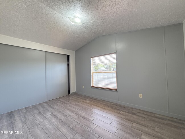 Building Photo - 5941 Sixta Dr