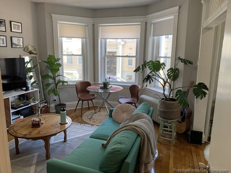 Building Photo - 95 Gordon St