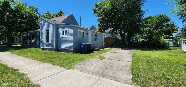 Building Photo - 348 E Franklin St