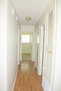 Building Photo - 3 BR / 1 BA House off Shoal Creek/Steck!