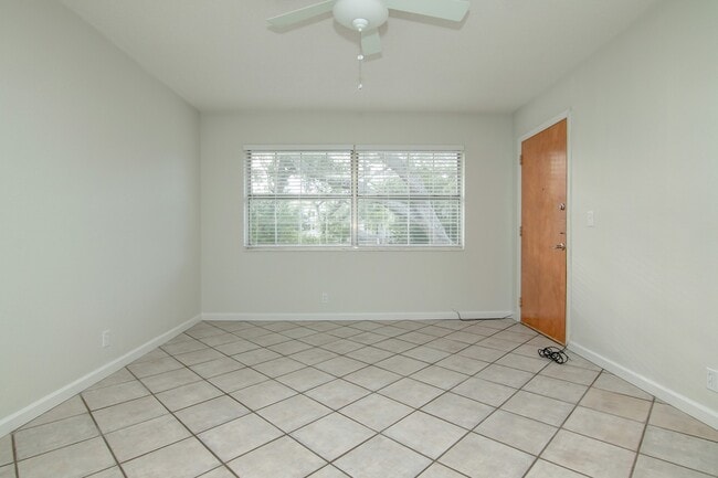 Building Photo - Cozy 3 Bed 2 Bath Condo for Rent in Downto...
