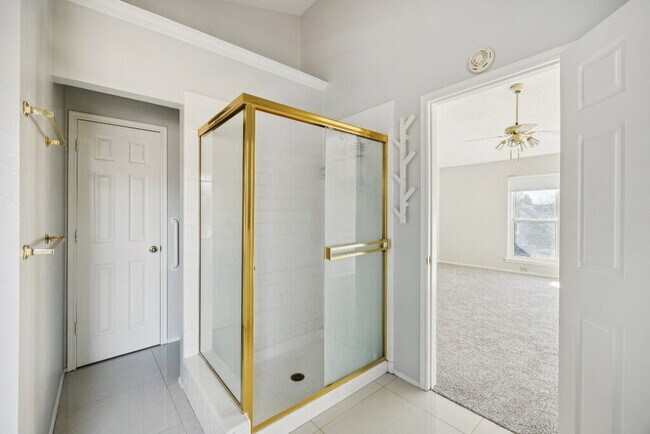 Building Photo - "Spacious 4-Bedroom, 2.5-Bath Living Meets Storybook Backyard Charm!"