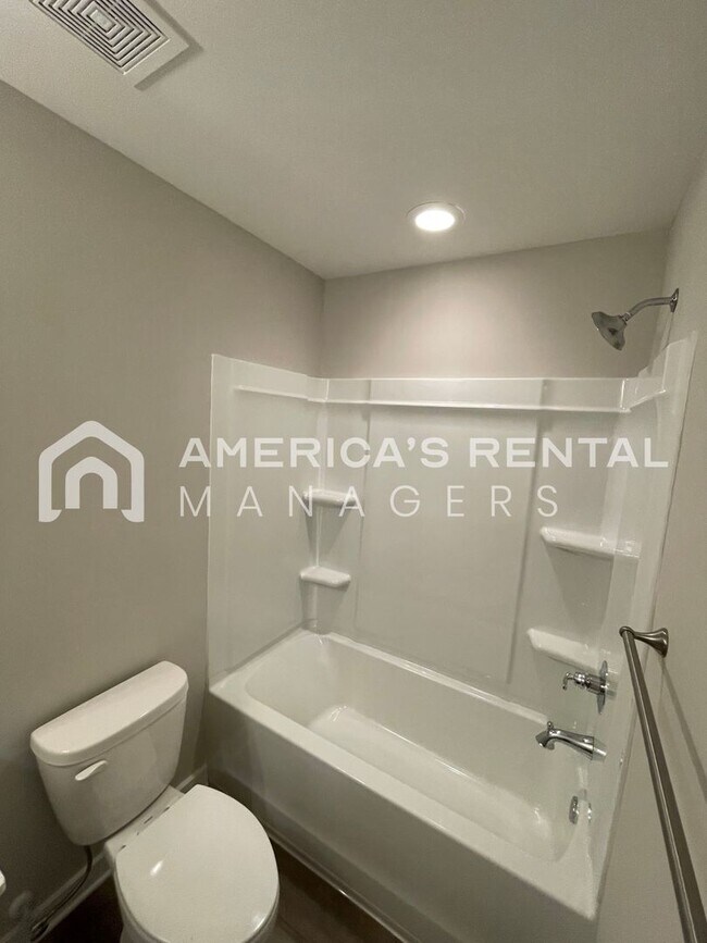 Building Photo - Home for Rent in Cullman, AL!! Available to view NOW!!! Sign a lease by 2/28 to receive HALF OFF ...