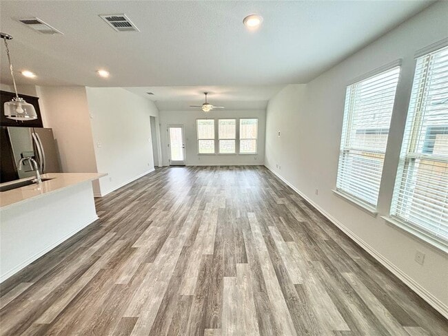 Building Photo - 1010 Ridge Runner Dr