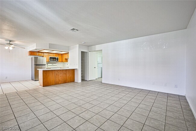 Building Photo - 8410 Eldora Ave