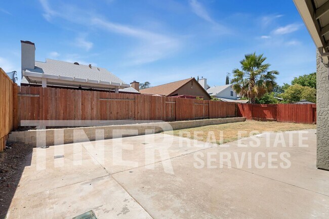 Building Photo - 7661 Copper Cove Pl