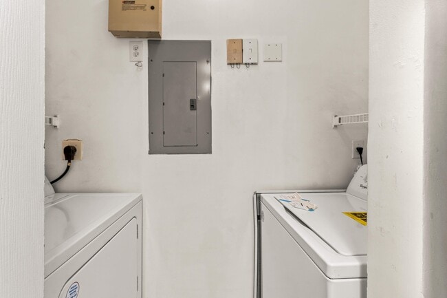 Building Photo - 10336 Fox Trail Rd S