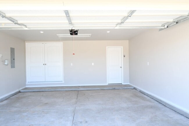 Building Photo - Beautiful Brand New Custom Brick Home 3 bed/ 2 bath/ 2 car garage Open Concept with huge backyard...