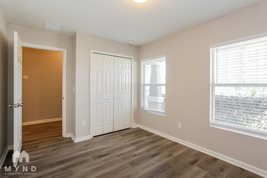 Building Photo - 15768 Canoe Creek Dr